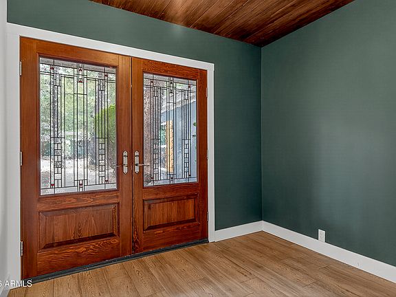 3rd image of 530 N CHARLES Road