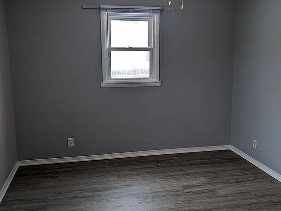 3rd image of 4057 Buchanan Ave SW