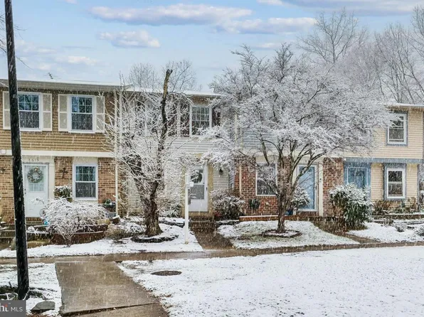 8621 Kenosha Ct, Lorton, VA 22079