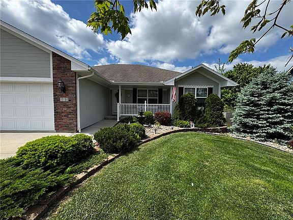3rd image of 714 Ridge Crest Dr
