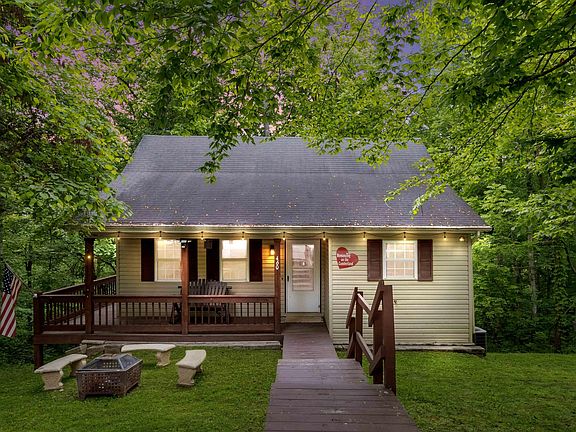 2nd image of 460 Roberts Bend Rd