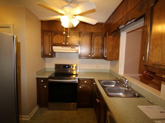 4th image of 204 Williamsburg Ave
