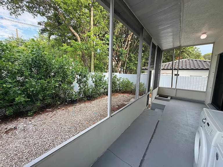 1931 SW 17th Ct — Photo 21