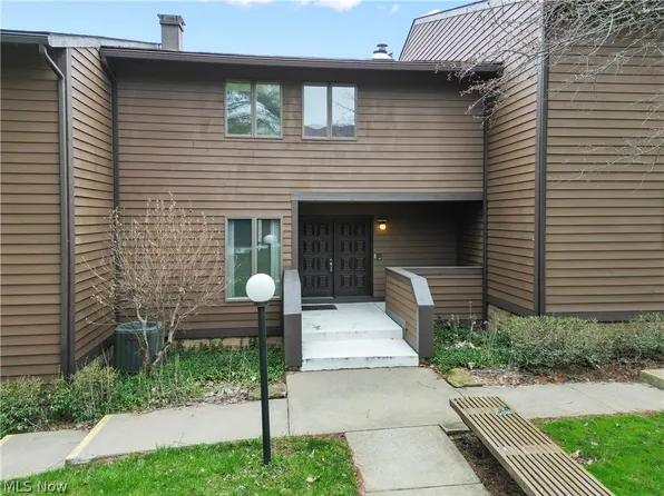 1175 Calla Rd E #B103, Youngstown, OH 44514
