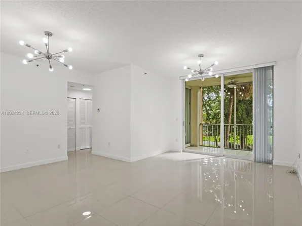 9805 NW 52nd St APT 207, Doral, FL 33178