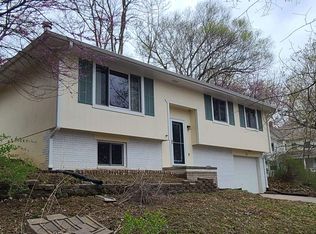 302 S 15th St, Fort Calhoun, NE 68023