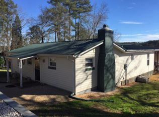 627 Pittmans Landing Dr, Cross Hill, SC 29332
