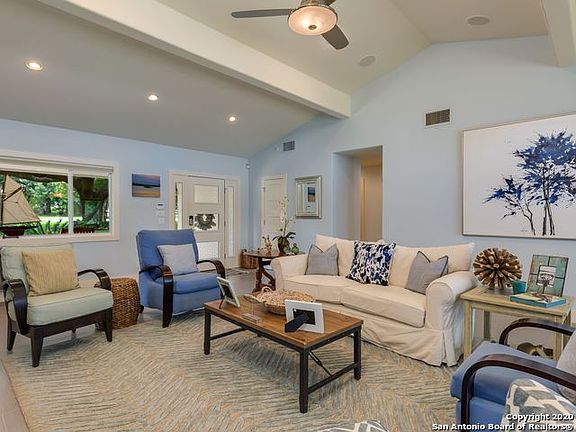 2nd image of 1704 Bluebonnet Ln