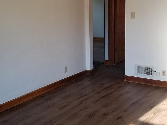 5th image of 355 E Dewey St