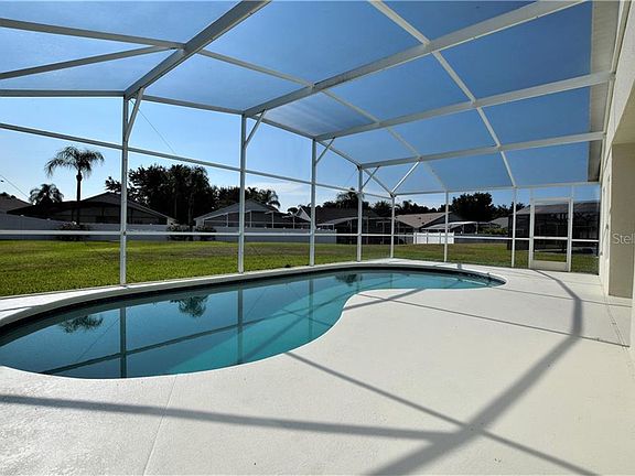 4th image of 17348 Woodcrest Way