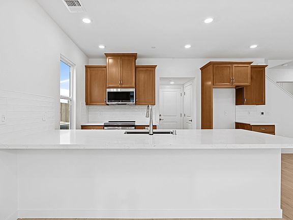 3420 Shaker Way