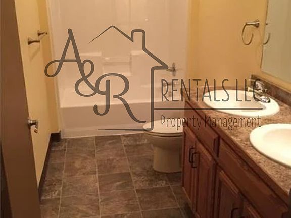 4th image of 102 E 8th St APT C