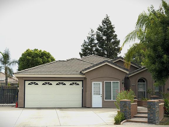 2nd image of 9705 Commodore Dr