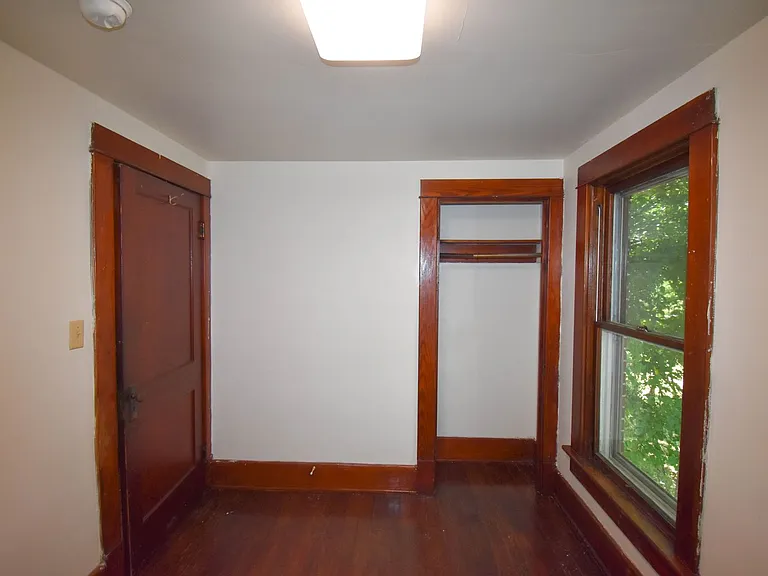 203-205 S Summit St — Photo 13