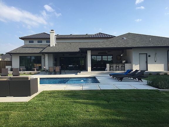 5th image of 2629 Dorchester Dr