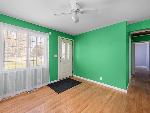 3rd image of 1112 N Lincoln Ave
