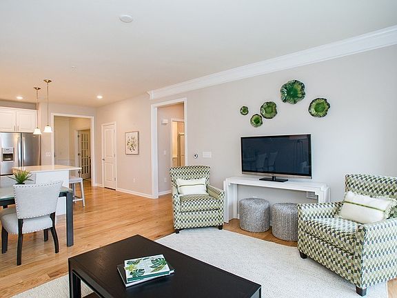 5th image of 2111 Pennington Dr #2111