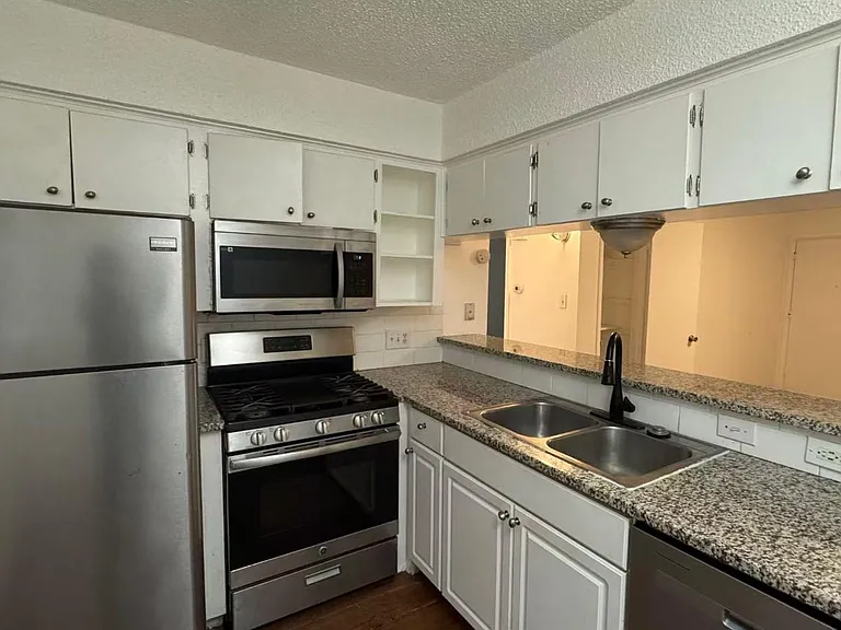 6400 Vioitha Dr #A — Photo 4