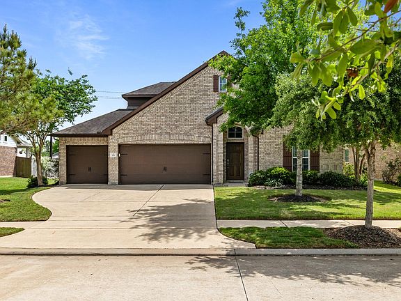2nd image of 211 Meadow Ridge Way