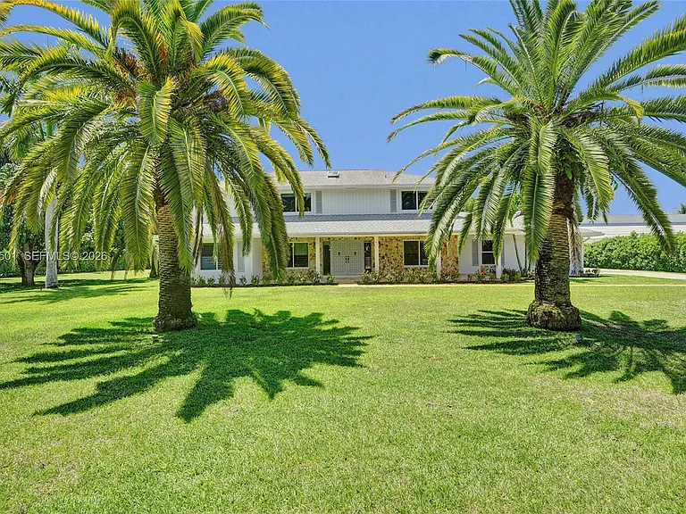 4024 Frances Dr — Photo 1
