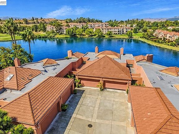 2nd image of 4063 W Lakeshore Dr