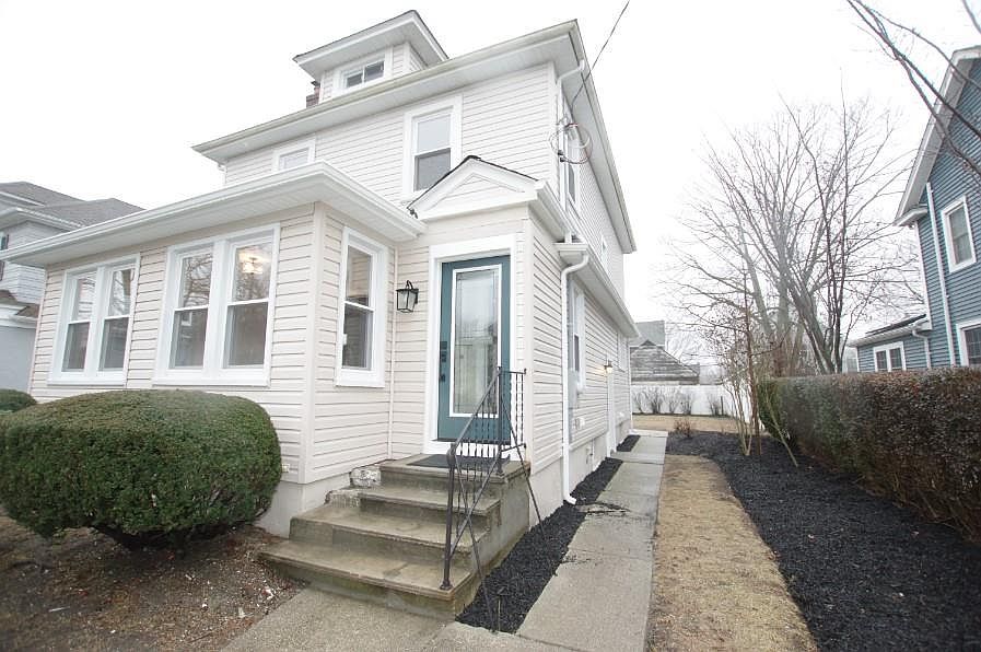 1st image of 23 Hollywood Avenue