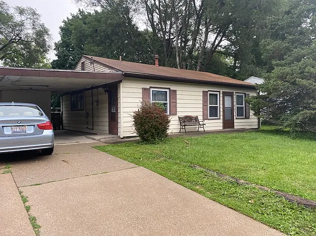 1902 W Kirby Ave photo 1