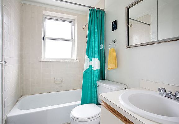4th image of 453 Washington Ave APT 3B
