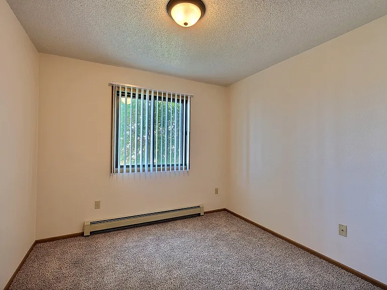 Fargo, ND Chestnut Ridge Apartments | Bedroom