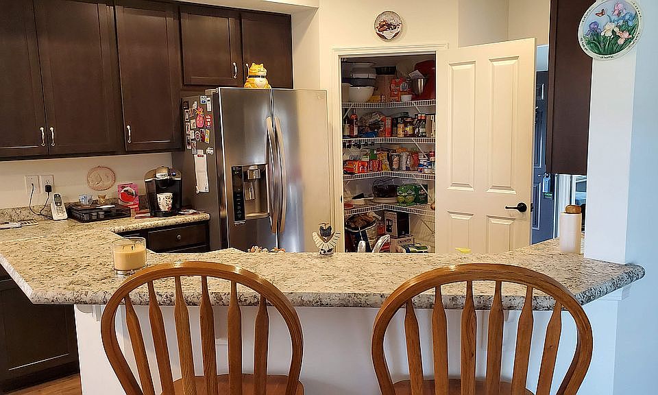 1st image of 647 Redwood Ln