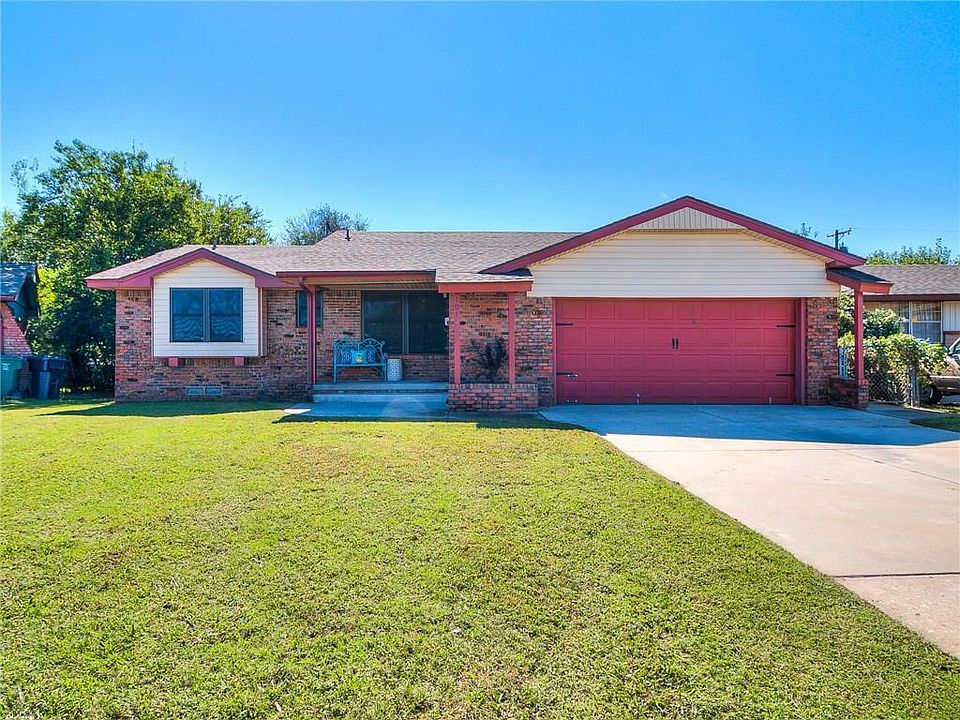 1st image of 1012 SW 67th Pl