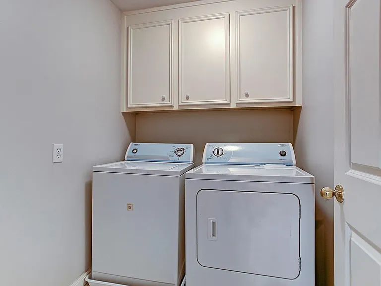 1413 W Webster St — Photo 23