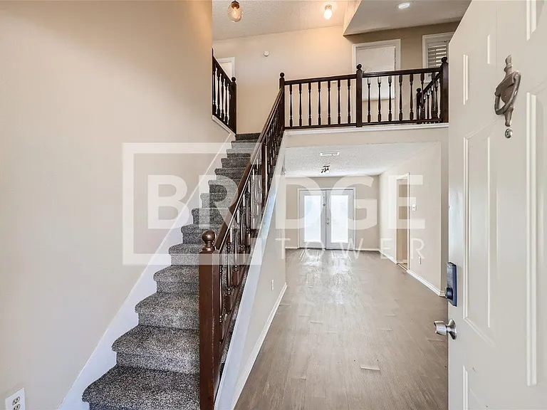 322 Antler Ct — Photo 2