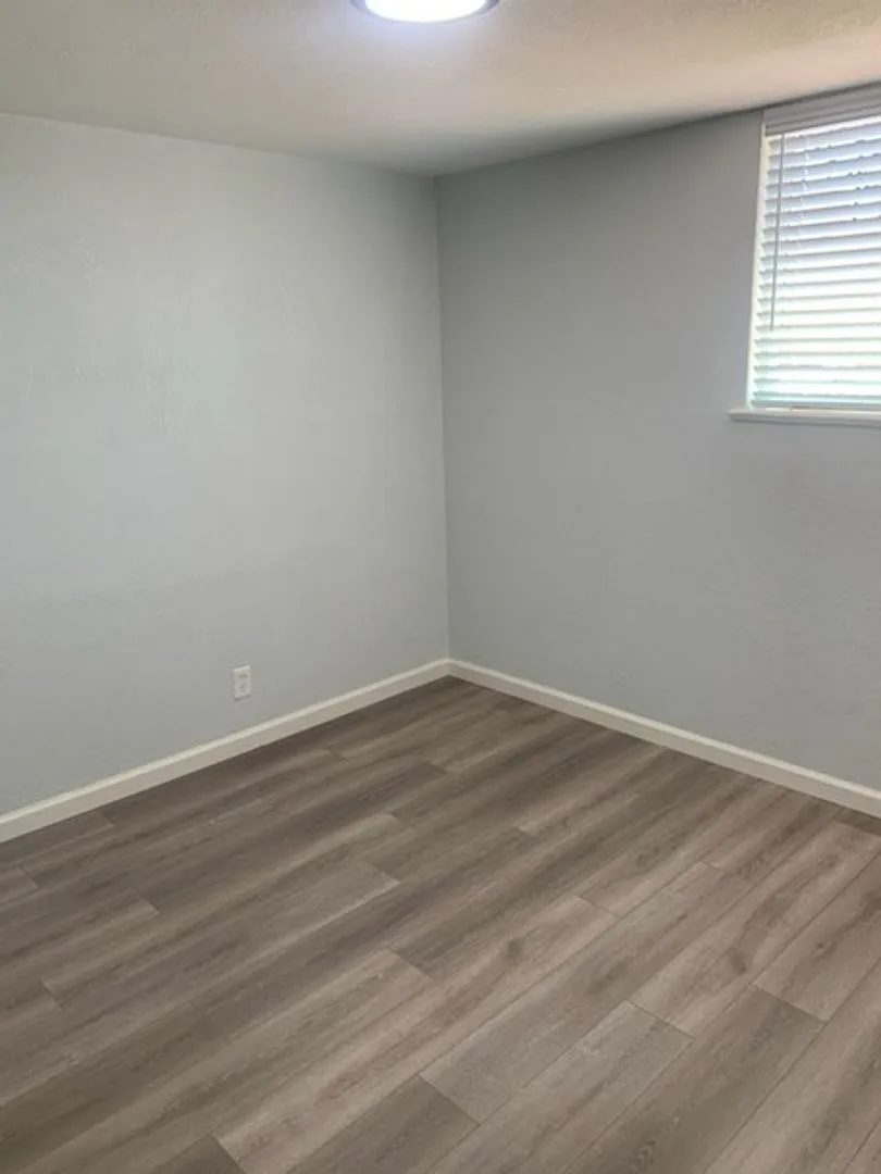 Beautifully Renovated 2 bedroom in Aurora- Near Stanley Marketplace! **Special** — Photo 3