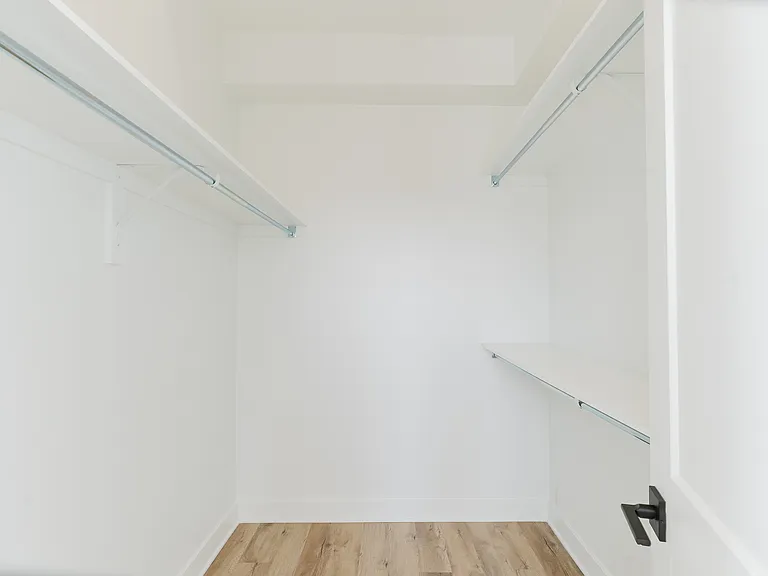 845 Champlain St — Photo 50