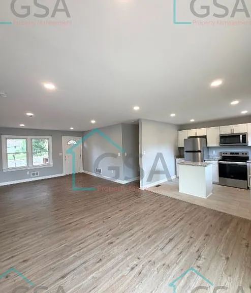 15 Penrose Ave — Photo 4