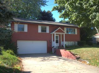 805 Regent Dr, Petoskey, MI 49770