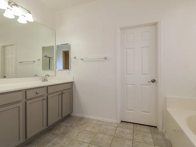 15233 W Banff Ln — Photo 11