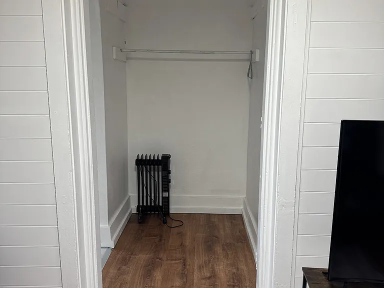 1015 Pine Ave #1 — Photo 10