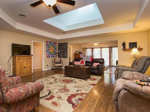 5th image of 3508 Plum Ln