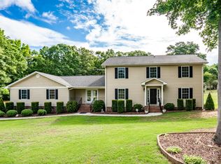 112 Terrace Ln, Simpsonville, SC 29681