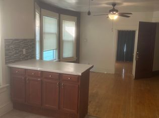 2216 S 30th St #B, Milwaukee, WI 53215