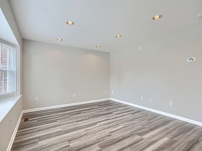 209 Bridge Dr — Photo 5
