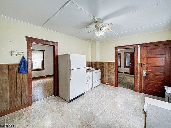 5th image of 1320 Knopf St
