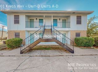 301 Kings Way UNIT D, Mansfield, TX 76063