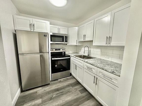 3rd image of 566 Mansfield N