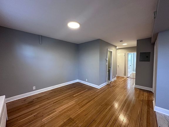 4th image of 81 S Highland Ave #C01