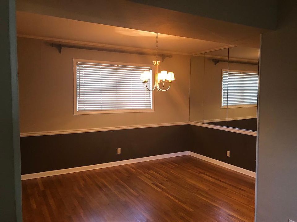 2nd image of 3660 Peachtree Rd NE #2E