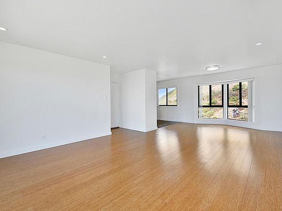 4th image of 80 Crestline Dr #13