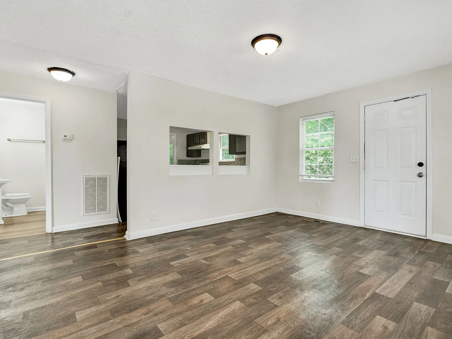 3 bed, 1008 sqft, $1,450 — Photo 3